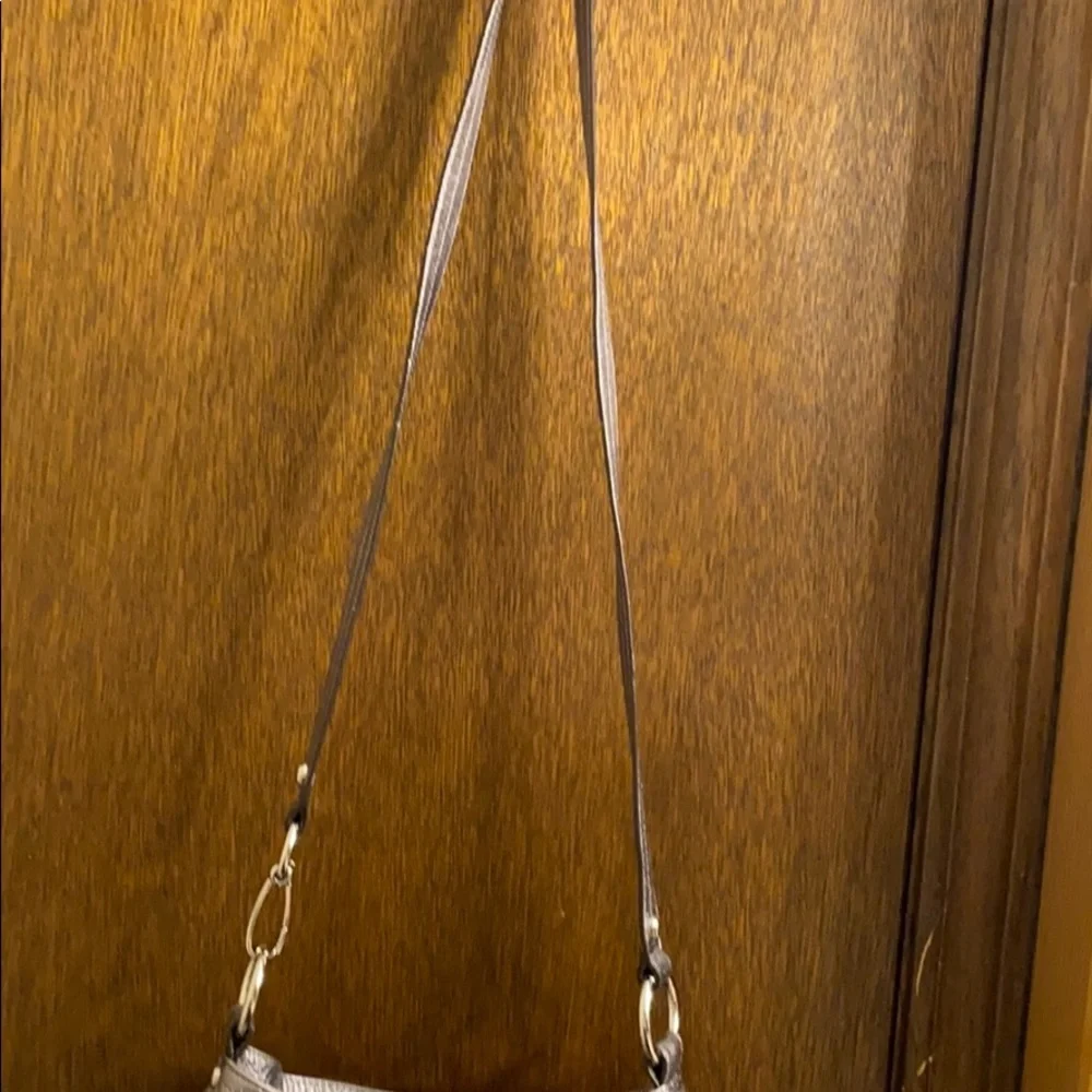 b.Makowsky Silver leather bag with pockets with silver studs